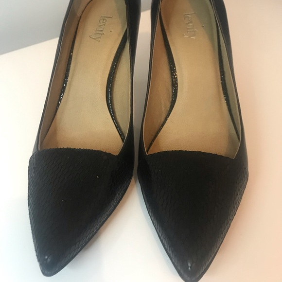 Levity Black Leather Dress Pump - Picture 2 of 7